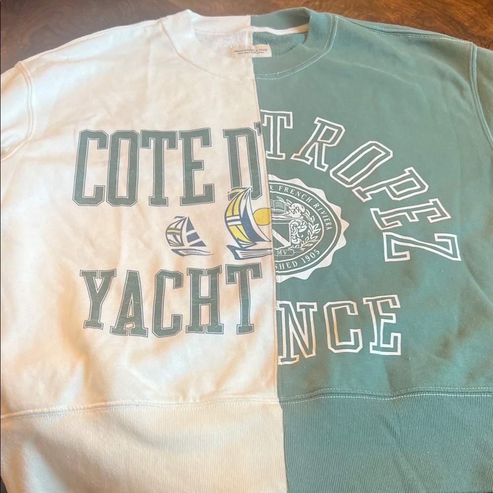Abercrombie & Fitch Green and White Sweatshirt